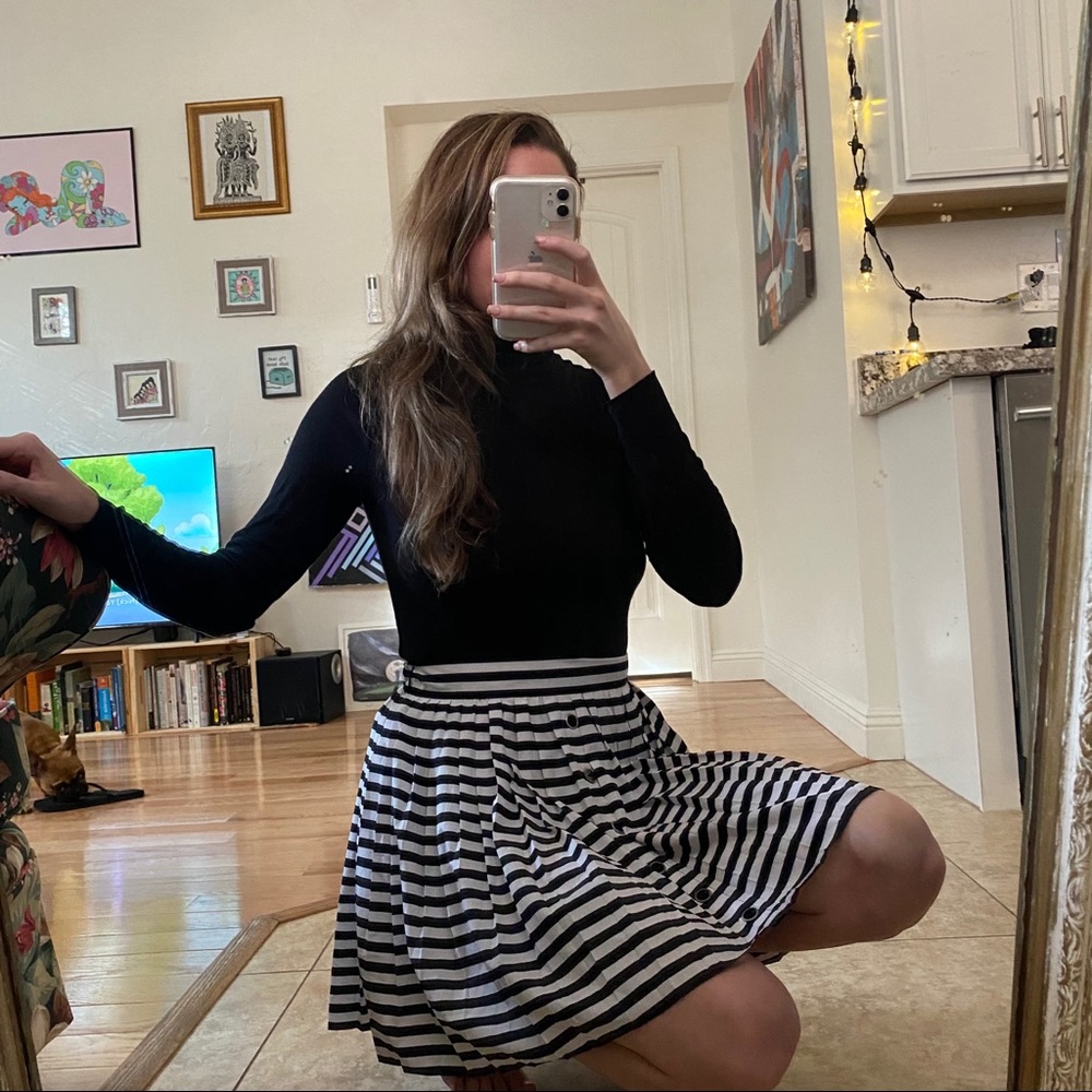 Black and white stripped skater skirt